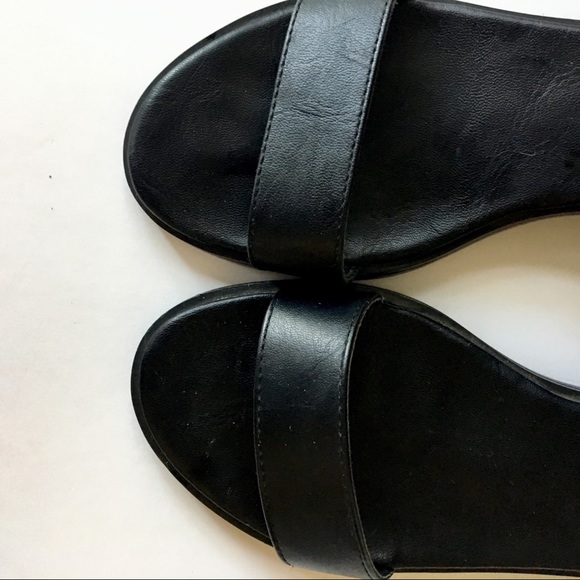 BUNDLED | faux leather buckle sandal | - Picture 5 of 8